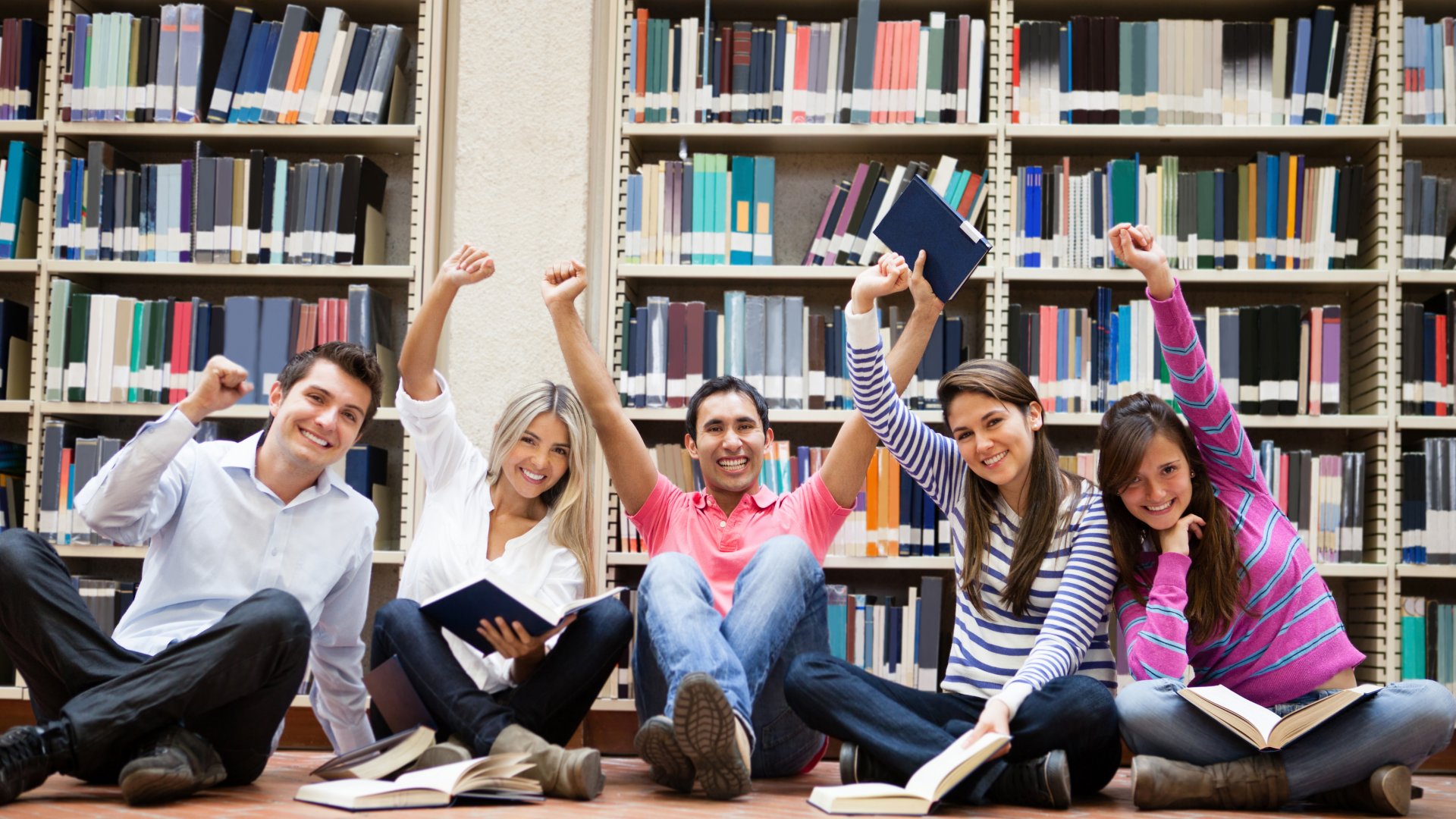 Étudiante en bibliothèque